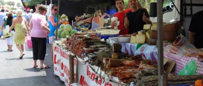 Playa Flamenca Mercadillo